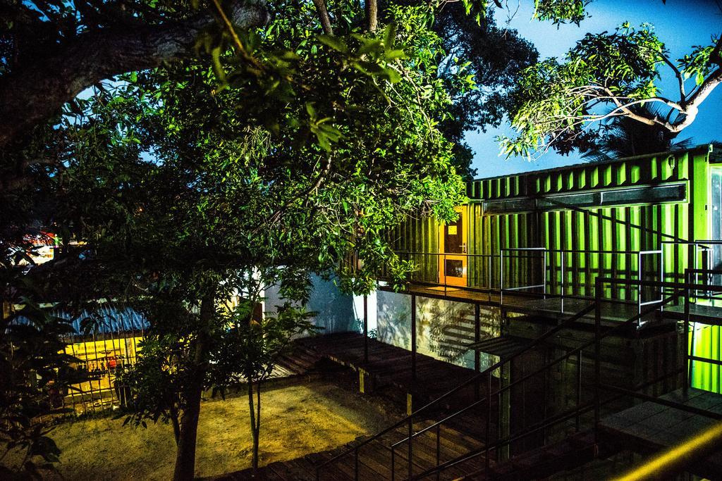 Hangover Hostels @ Colombo Intl Airport Katunayaka Exterior foto