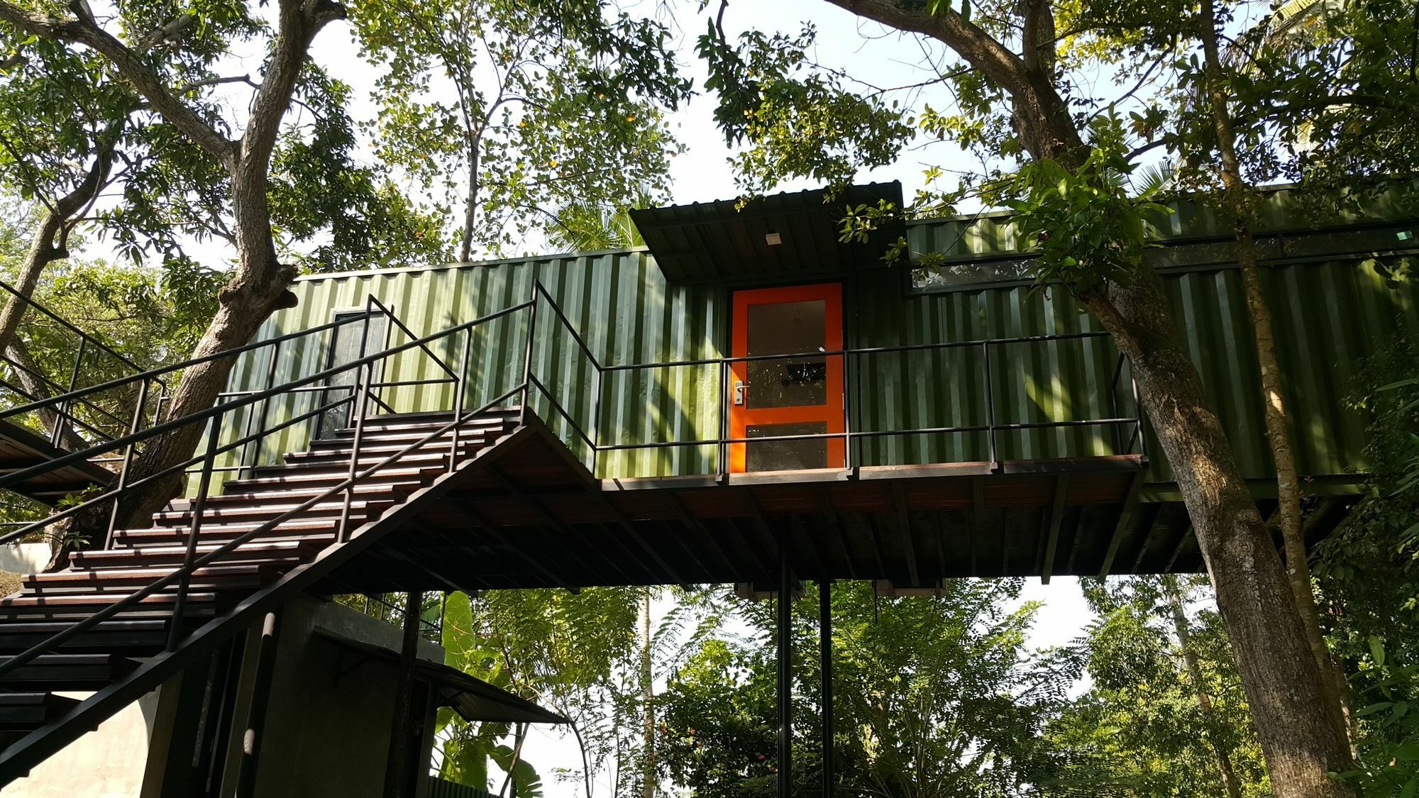 Hangover Hostels @ Colombo Intl Airport Katunayaka Exterior foto